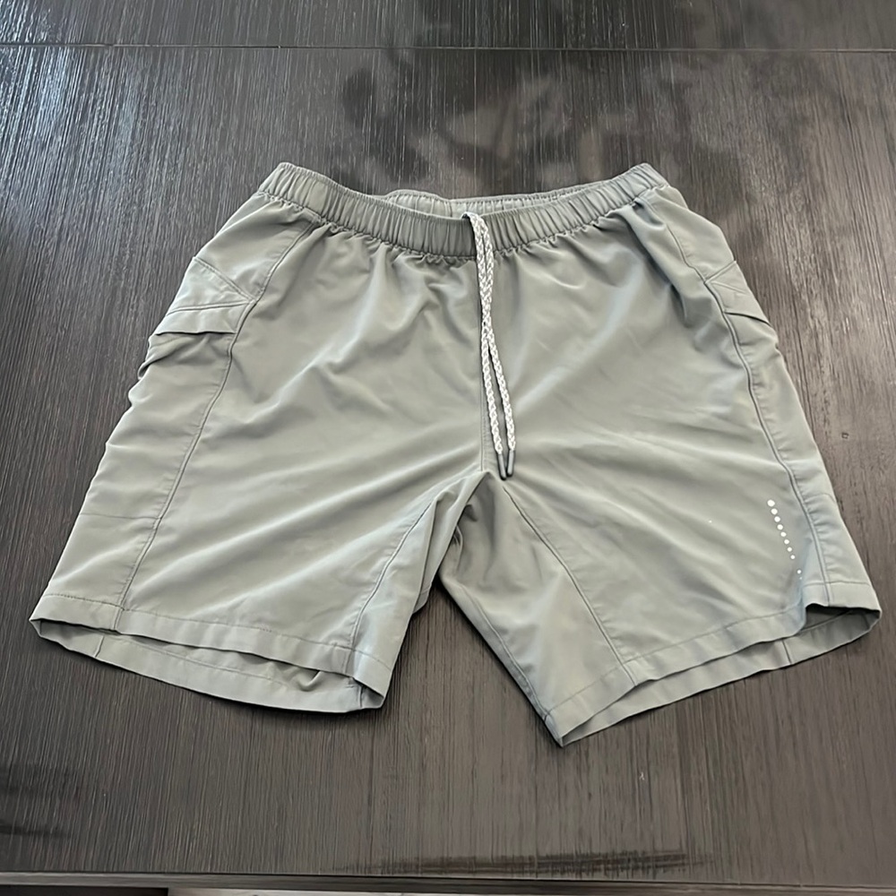 Peter Millar men’s athletic shorts Med. 2 pair Blue & Grey